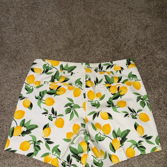 Isaac Mizrahi Women's Lemon Patterned Shorts - Picture 2 of 3